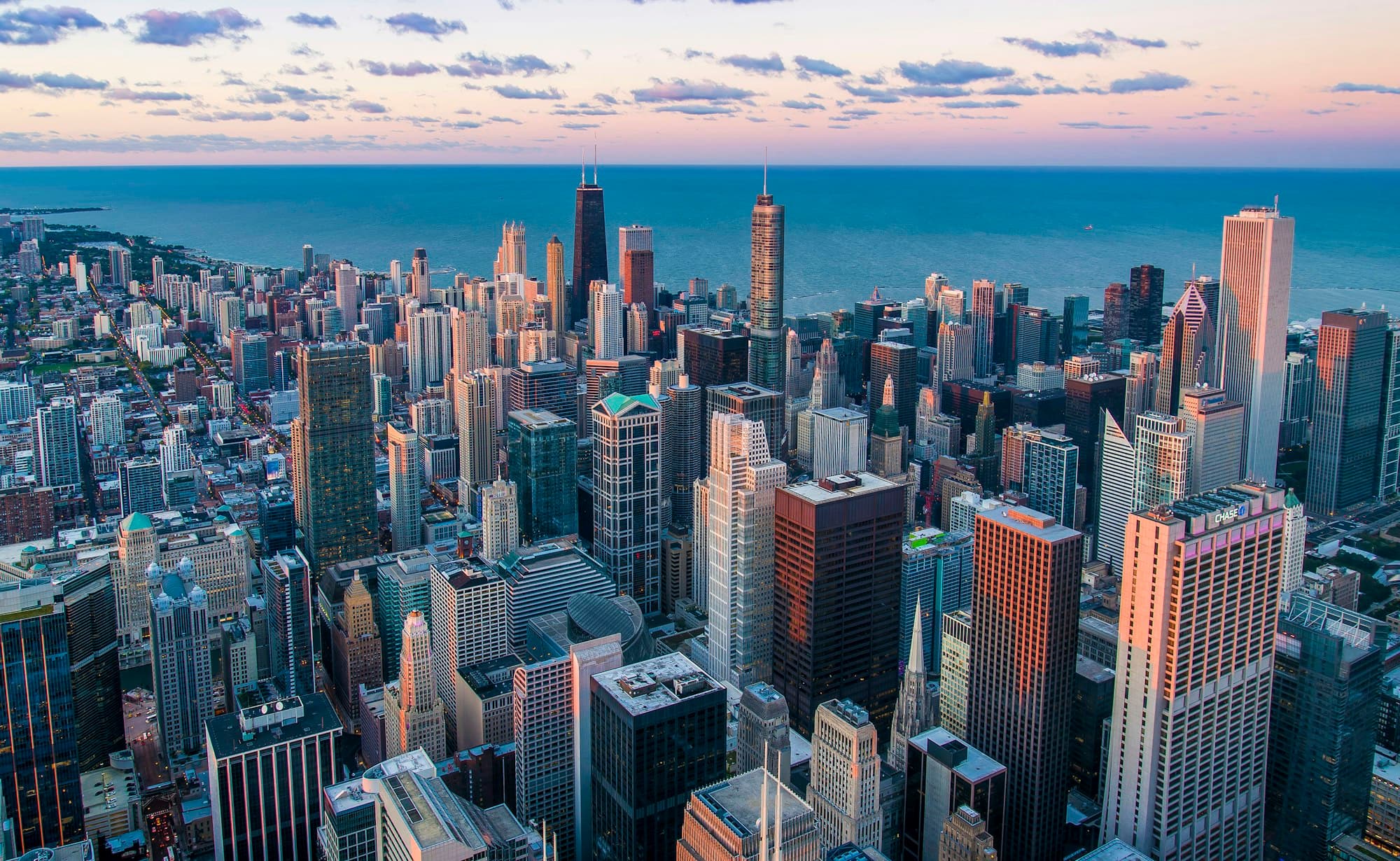 Chicago skyline along the Lake Michigan shoreline
